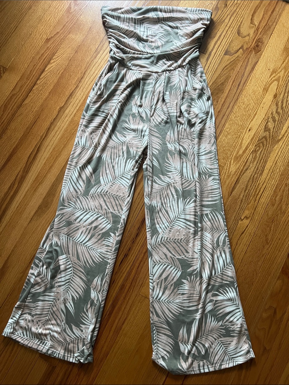 Heart Hips Strapless Wide-Leg Jumpsuit in Sage and Blush Palm Print